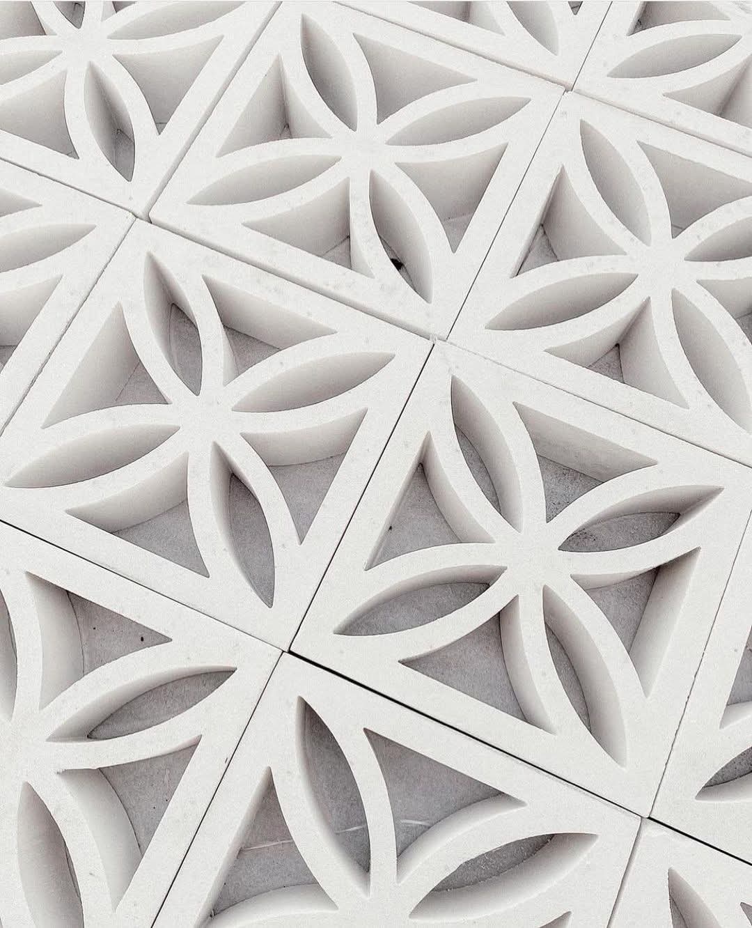 Cubic Breeze Block Lotus White 290x290x90mm